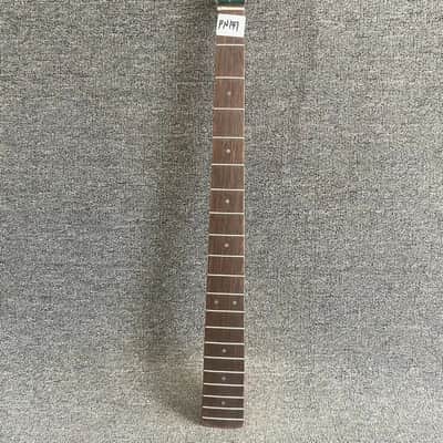 Green 4 String Bass Maple Neck, 20 Frets Rosewood Fingerboard image 4