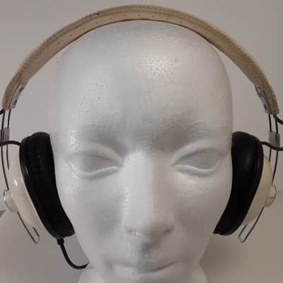 Panasonic RP-HTX7 Over The Ear Studio Headphones Nostalgic Monitor Headset White image 4