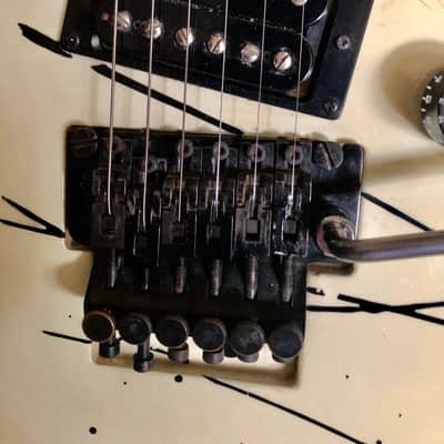 Kramer Baretta 1987-92 Cream image 3