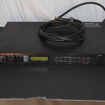 Roland GP-16 Digital Guitar Effects Processor used rack effect Made in Japan