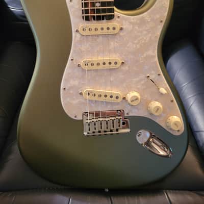 Fender stratocaster american elite 2018 - satin jade green pearl metallic image 3