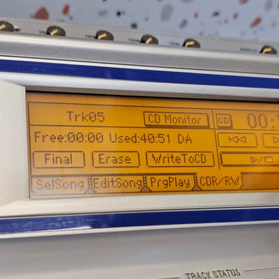 Korg D1600 16-track digital recording studio with built-in mixer image 10