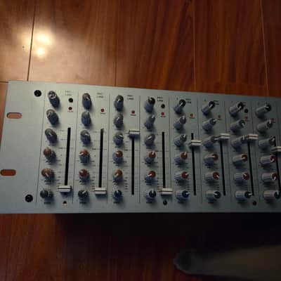 Alesis MultiMix 12R Rackmount 12-Channel Mixer - White/Silver image 3