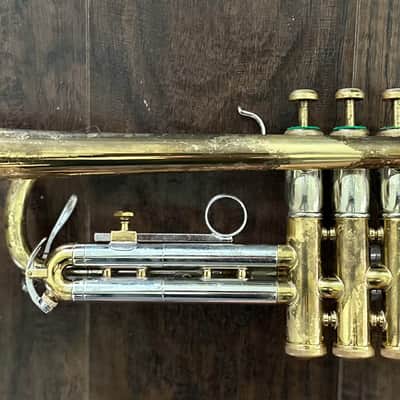 Olds Super Bb Trumpet 1957 - Lacquer image 6