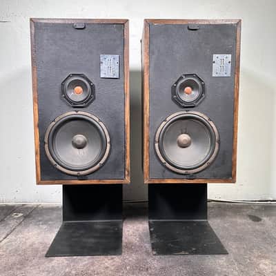 Infinity Qb 3-Way Floor Speaker Set w/ Orginal Stands image 1