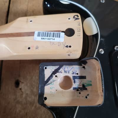 Fender Buddy Guy Stratocaster 2021 - Black and White Polka Dot image 24