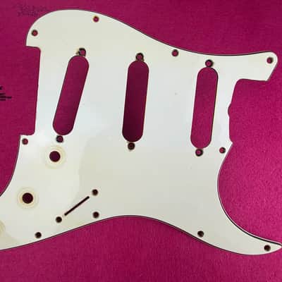 GVT   1960 To 1962 Stratocaster ®️ pickguard Vintage parchment white MOA “ Master of aging “