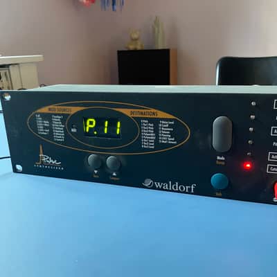 Waldorf Pulse Rackmount Synthesizer 1995 - Blue image 2