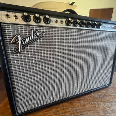Vintage Fender Deluxe Reverb  2-Channel 22-Watt 1x12" Guitar Combo 1968 - 1969 - Silverface image 16