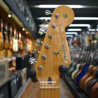 Fender American Vintage Reissue 1957 Stratocaster 2000 2-Color Sunburst w/Tweed Case image 7