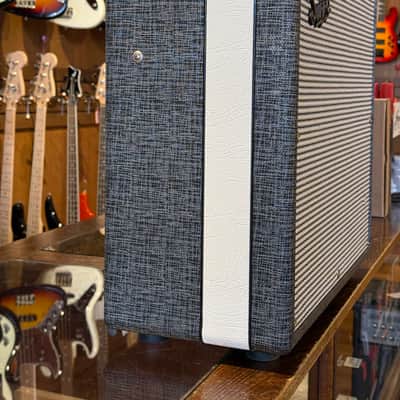 Supro 1695T Black Magick 25-Watt 1x12" Guitar Combo  - Black Rhino image 2