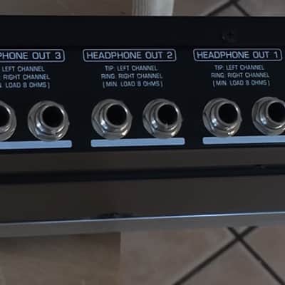 Behringer Powerplay Pro-XL 4 channel headphone distribution amplifier image 2