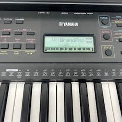 Yamaha PSR-E273 61-Key Arranger Keyboard 2020 - Present - Black image 5