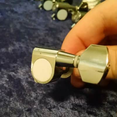 Like New Gotoh Style Chrome Tuners 6 in line Right Hand image 2