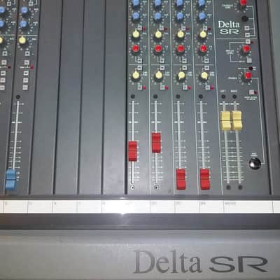 Soundcraft Delta SR 16 Channel Mixer image 3
