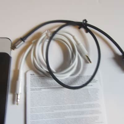 New Beats Solo3 Wireless  2020s image 4