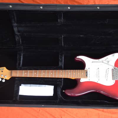 Blade Levinson RH Strat-style guitar*sounds/plays/looks really great! Top quality made in Japan ca.1992/93*has handmade passive Leosounds PU's*fine trem with roller bridges*frets are 100%*1799€ imagen 6