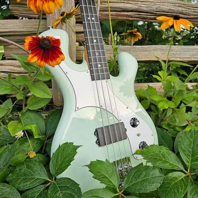BackLine BadFish No. 23 Mint Ice Cream Bass image 1