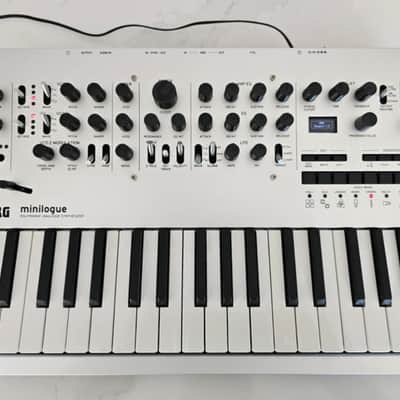 Korg Minilogue 4-Voice Polyphonic Analog Synthesizer 2016 - Present - Silver image 1