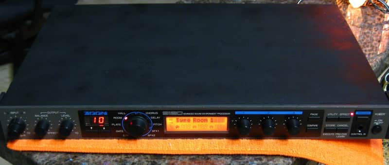 Zoom 9120 - Advanced Sound Environment Processor - Hardware