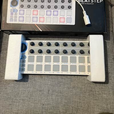 Arturia BeatStep MIDI Controller 2014 - Present - White image 2