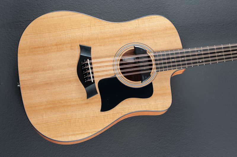 Taylor 150CE 10 String Bajo Quinto image 1