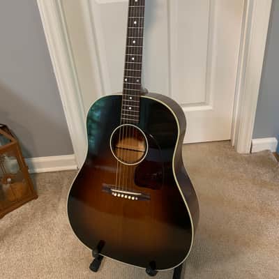Gibson J-45 Banner 2019 Vintage Sunburst - Torrefied Adirondack - Hide Glue Construction image 3