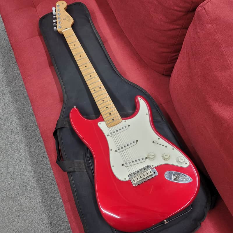 Fender California Stratocaster with Maple Fretboard with Gigbag 1997 - Candy Apple Red image 1
