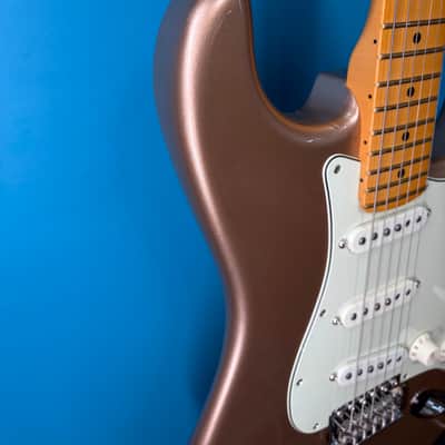Fender American Professional Classic Stratocaster 2025 - Present - Faded Firemist Gold image 6