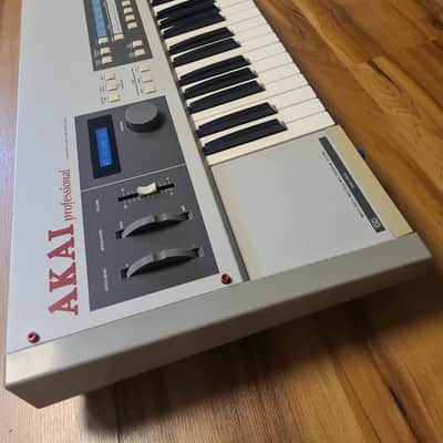 Akai X7000 Sampling Keyboard (GOTEK) 1980s - Silver image 10