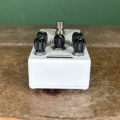 MXR M87 Bass Compressor 2011 - Present - White image 7