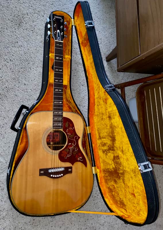Yamaha FG-300