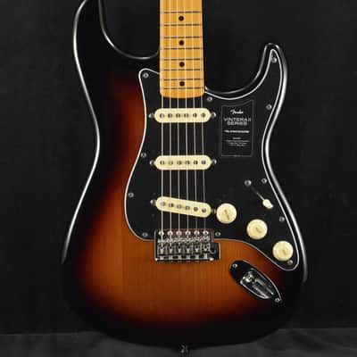 Fender Vintera II '70s Stratocaster 3-Color Sunburst Maple Fingerboard image 1
