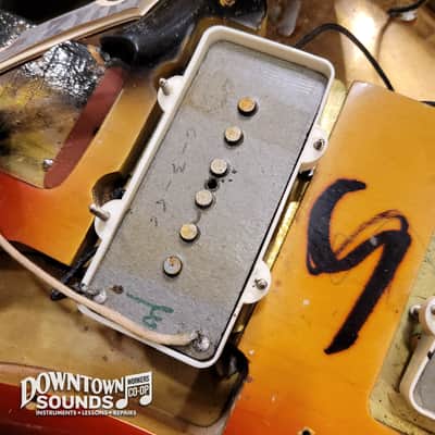 1966 Fender Jazzmaster with Fender OHSC - 3-Tone Sunburst, 8lbs image 19