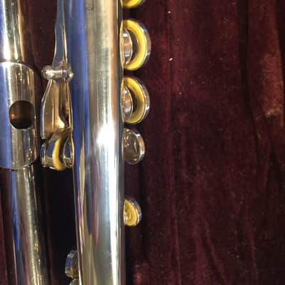 Yamaha YFL-481H solid silver low B flute In original box image 9