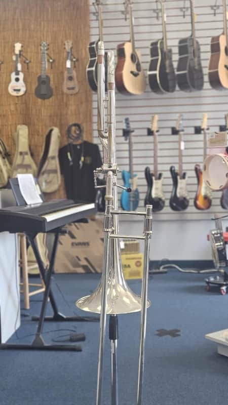 Getzen Capri Trombone (Used/Silver) image 1