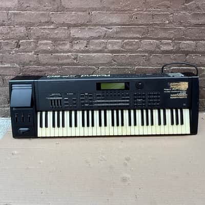 Roland XP-60 61-Key Music Workstation Synthesizer w/ 4 SR-JV80 Expansion Boards - Used - Needs One Key Replacement
