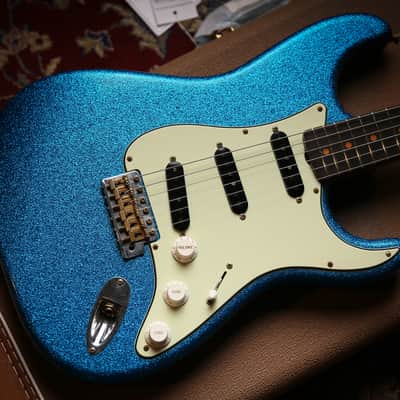 Fender USA Custom Shop 62 Flamethrower Stratocaster Relic Blue Sparkle image 11