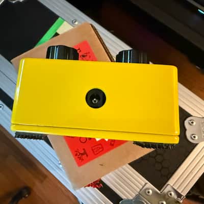 JHS Overdrive / Preamp Limited Edition 2026 - Yellow image 3