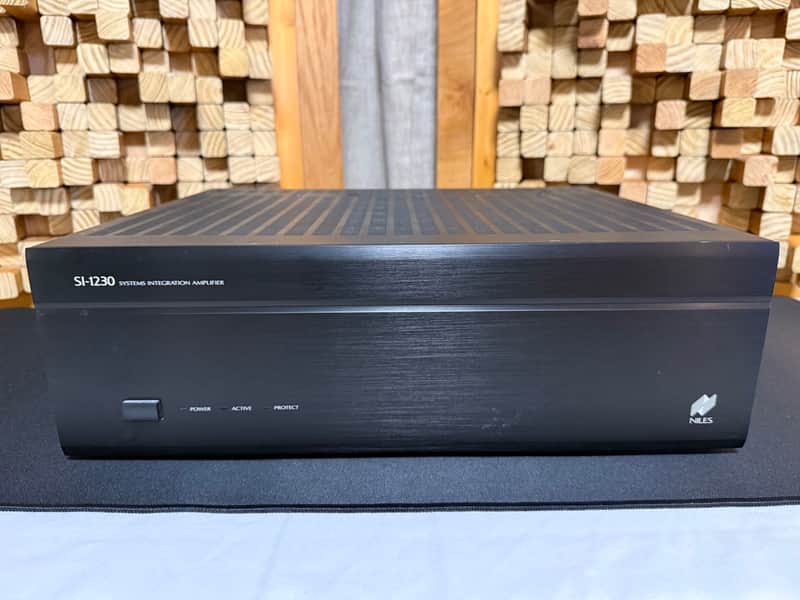 Niles SI-1230 12-Channel Systems Integration Power Amplifier - Early 2000's - Black
