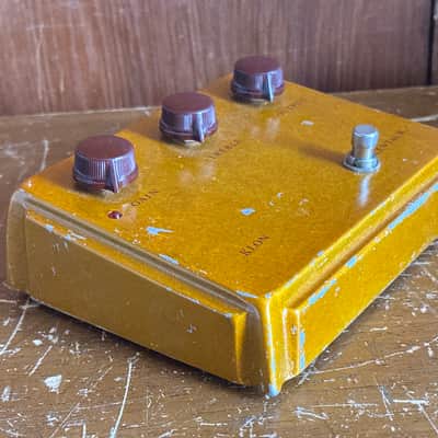 Klon Centaur Professional Overdrive Boost Pedal Gold color image 7