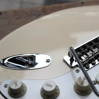 NEW MODEL FENDER "Vintera III Late '60s Stratocaster, Maple Fingerboard, Olympic White" GIGBAG, 3, 75 KG image 9