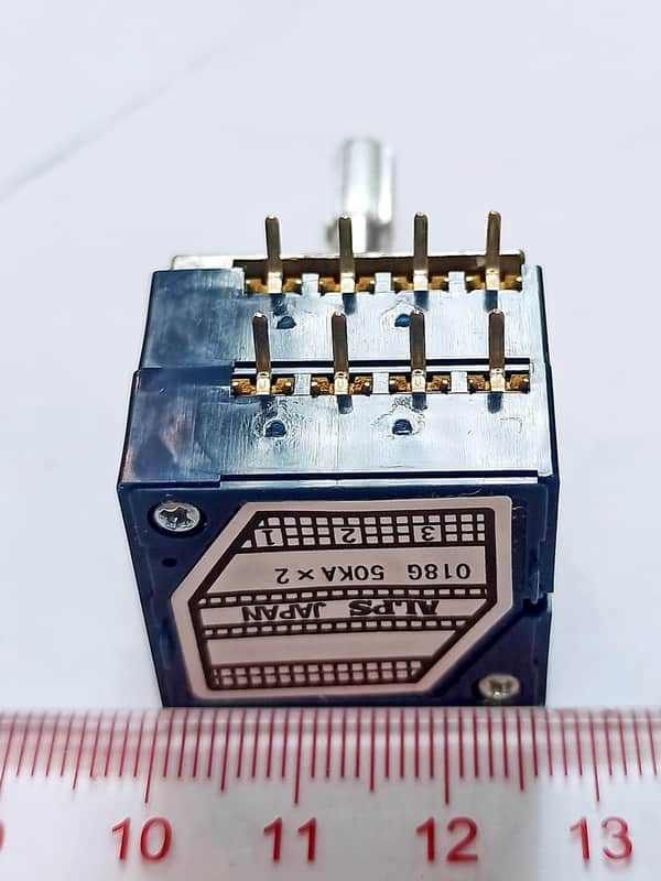 Produktbild von 50k/100k Potentiometer Log. Für Audiovolume – Stereo Loudness Poti, NEU
