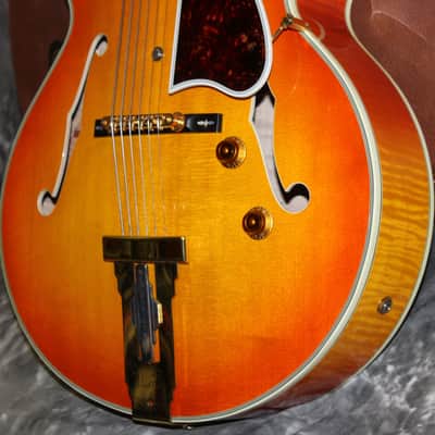 2001 Gibson - Custom Shop Wes Montgomery - Ice Tea Burst image 3