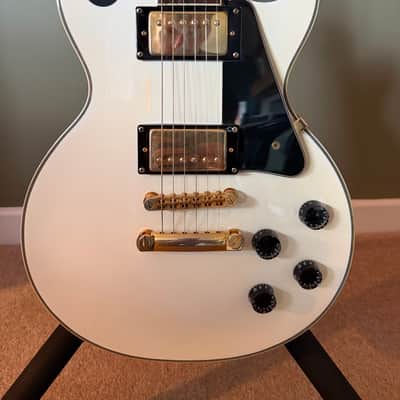 Epiphone Les Paul Custom 1999 Alpine White with hard case image 2