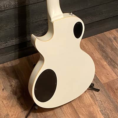 Zemaitis Z Series Z22 VWH/V White Electric Guitar w/ Gibson Gig Bag image 3