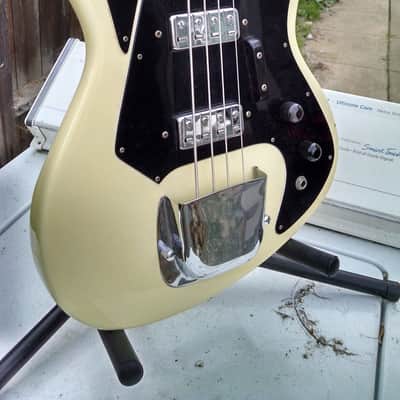 Teisco Bass 1960s White image 3