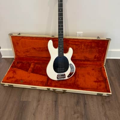 Music Man Cutlass Bass I 1983 - 1984 - White image 1