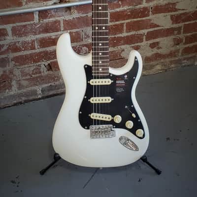 Fender American Performer Stratocaster Arctic White image 2
