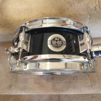 Pearl M-80 10 round x 4.5 inch auxiliary snare drum gloss black built-in clamp excellent! image 1